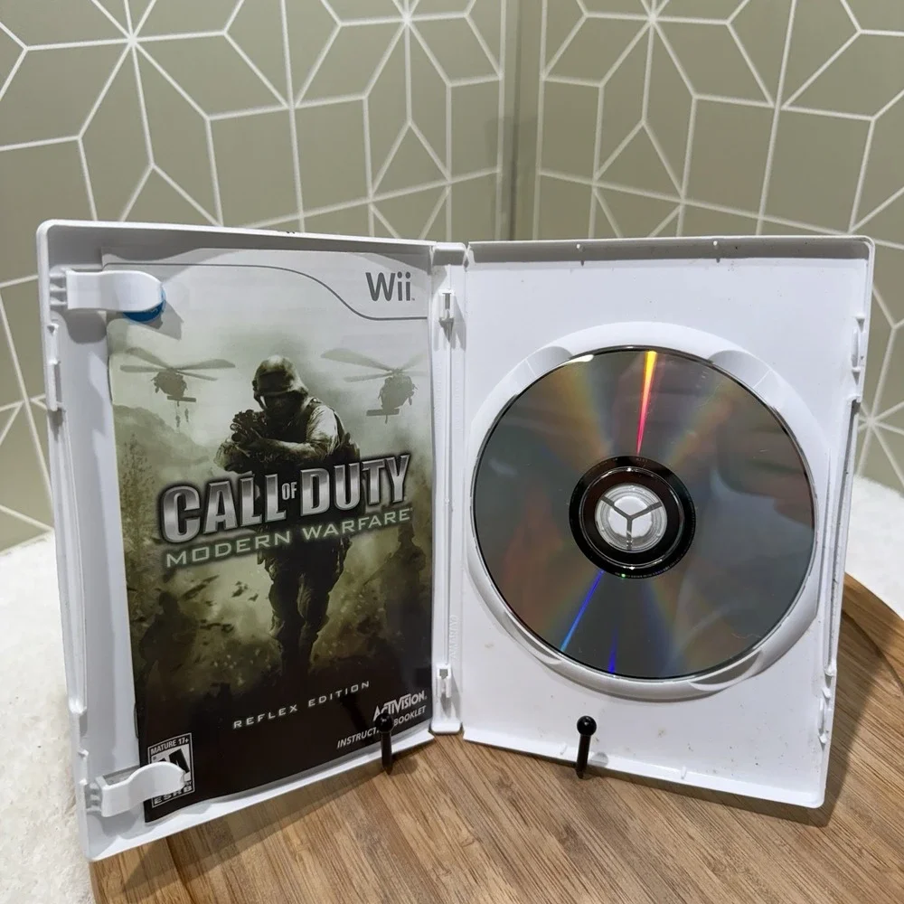 Call of Duty: Modern Warfare -- Reflex Edition (Nintendo Wii,‎ 2009)